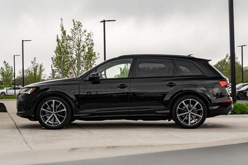 Orca Black Metallic 2021 Audi SQ7 4.0T Prestige