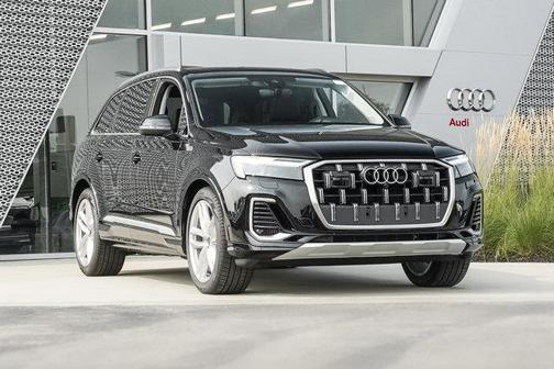 2025 Audi Q7 55 Premium Plus