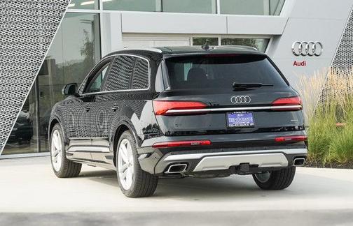 2025 Audi Q7 55 Premium Plus