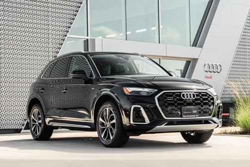 Mythos Black Metallic 2024 Audi Q5 45 S line Premium Plus
