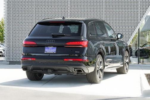 2025 Audi Q7 55 Premium Plus