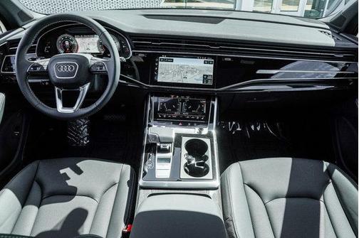 2025 Audi Q7 55 Premium Plus