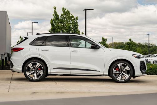 Glacier 2026 Audi SQ5 3.0T Premium Plus
