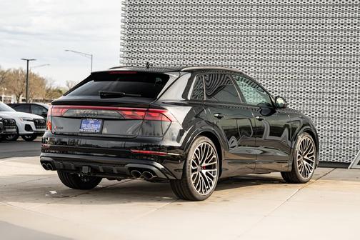 Mythos Black Metallic 2026 Audi SQ8 4.0T Prestige