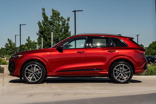 Grenadine 2026 Audi Q5 Prestige TFSI quattro S tronic