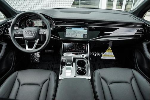 2025 Audi Q7 55 Premium Plus