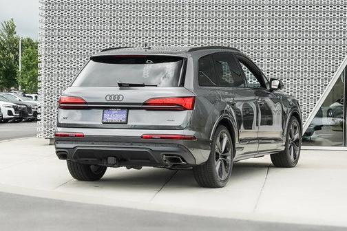 2025 Audi Q7 55 Premium Plus