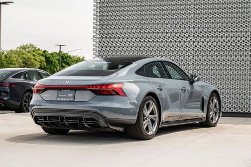 Kemora Gray Metallic 2023 Audi e-tron GT Premium Plus quattro
