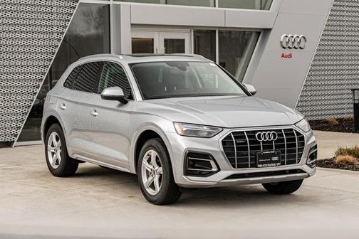 Florett Silver Metallic 2023 Audi Q5 40 Premium