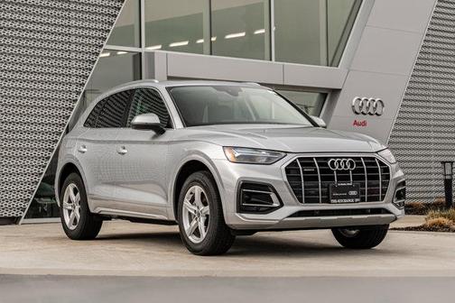 Florett Silver Metallic 2023 Audi Q5 40 Premium