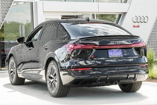 2024 Audi Q8 e-tron Prestige