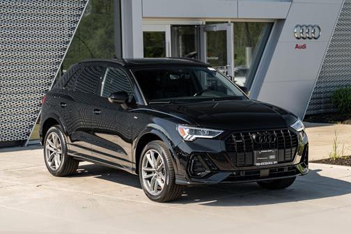 Mythos Black Metallic 2025 Audi Q3 Premium 45 TFSI S line quattro Tiptronic