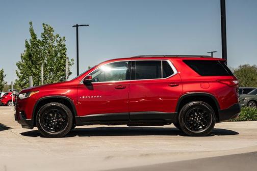 Cajun Red Tintcoat 2021 Chevrolet Traverse LT Cloth