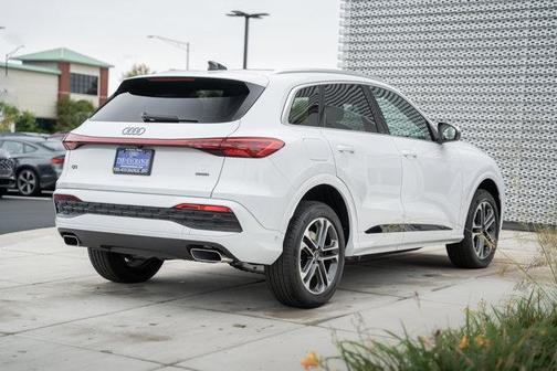 2025 Audi Q5 Premium
