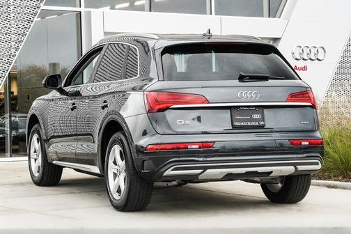 Photo 4 of 29 of 2021 Audi Q5 45 Premium