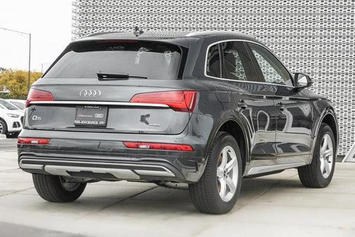 Photo 3 of 29 of 2021 Audi Q5 45 Premium