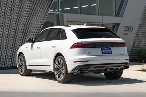 Glacier 2026 Audi Q8 55 Premium Plus