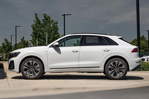 Glacier 2026 Audi Q8 55 Premium Plus