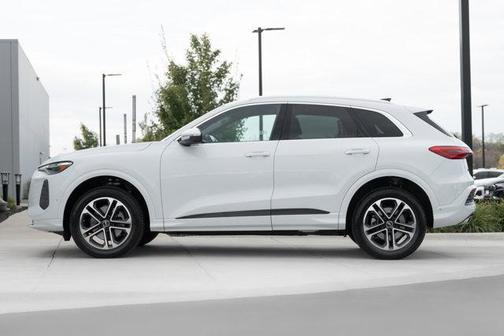 2025 Audi Q5 Premium Plus TFSI quattro S tronic