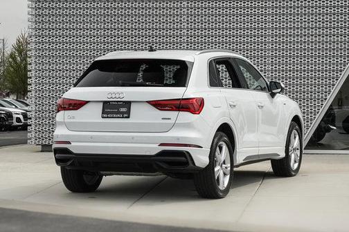2024 Audi Q3 Premium 45 TFSI S line quattro Tiptronic