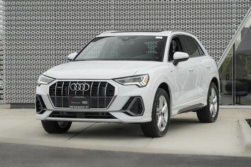 2024 Audi Q3 Premium 45 TFSI S line quattro Tiptronic