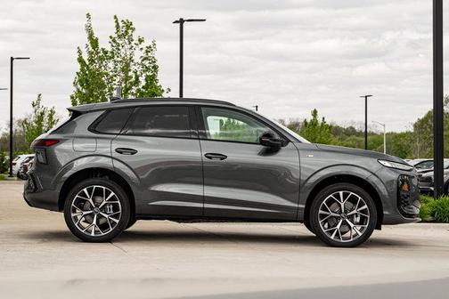 Daytona Gray Pearl Effect 2026 Audi Q3 TFSI quattro S tronic