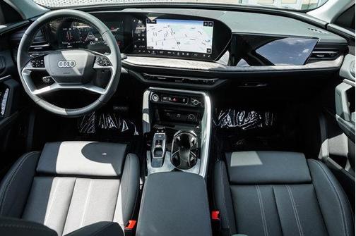 2025 Audi Q5 Premium Plus