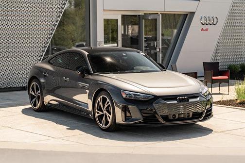 Daytona Gray Pearl Effect 2022 Audi e-tron GT Premium Plus