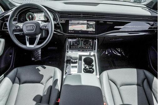 2025 Audi Q7 55 Premium Plus