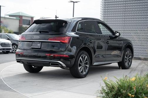 2023 Audi Q5 45 S line Premium Plus