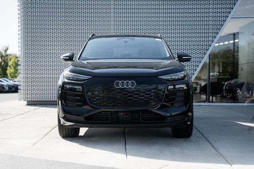 2025 Audi Q6 e-tron Premium Plus quattro