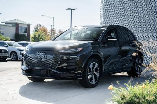 2025 Audi Q6 e-tron Premium Plus quattro