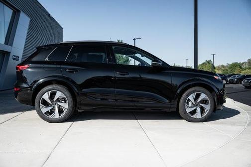 2025 Audi Q6 e-tron Premium Plus quattro