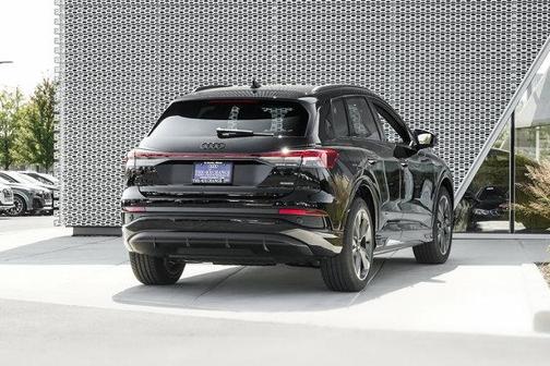 2024 Audi Q4 e-tron Premium Plus 55 quattro