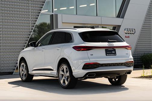 Glacier White 2025 Audi Q5 Premium Plus TFSI quattro S tronic