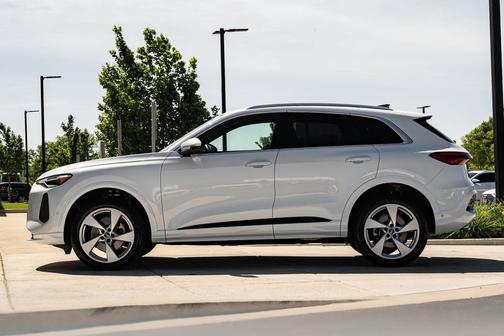 Glacier White 2025 Audi Q5 Premium Plus TFSI quattro S tronic