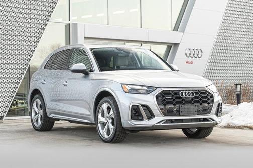 2022 Audi Q5 45 S line Premium Plus