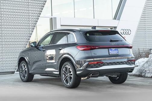 2025 Audi Q5 Premium TFSI quattro S tronic