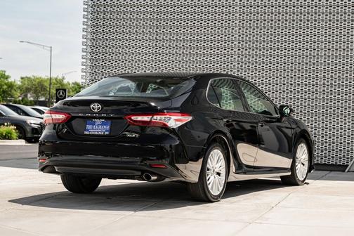 Midnight Black Metallic 2018 Toyota Camry XLE