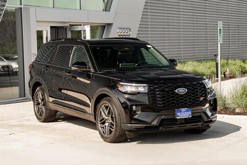 Agate Black Metallic 2025 Ford Explorer ST