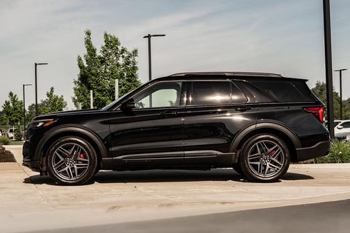 Agate Black Metallic 2025 Ford Explorer ST