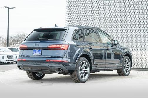 2026 Audi Q7 45 Premium