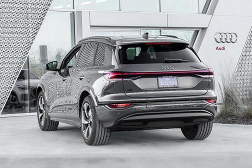 2025 Audi Q6 e-tron Prestige quattro