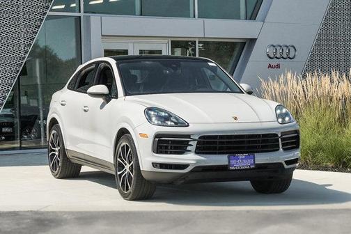 2022 Porsche Cayenne Base
