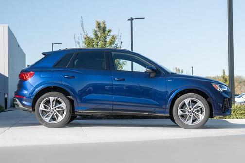 2025 Audi Q3 Premium 45 TFSI S line quattro Tiptronic