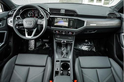 2025 Audi Q3 Premium 45 TFSI S line quattro Tiptronic
