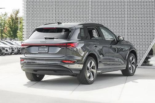 2025 Audi Q6 e-tron Premium Plus quattro