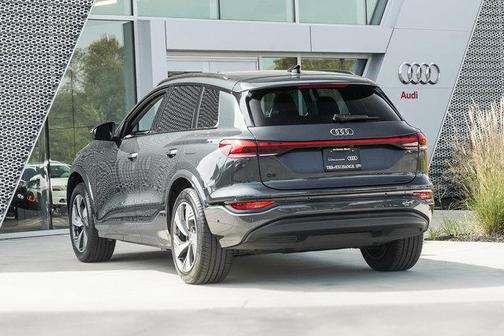 2025 Audi Q6 e-tron Premium Plus quattro