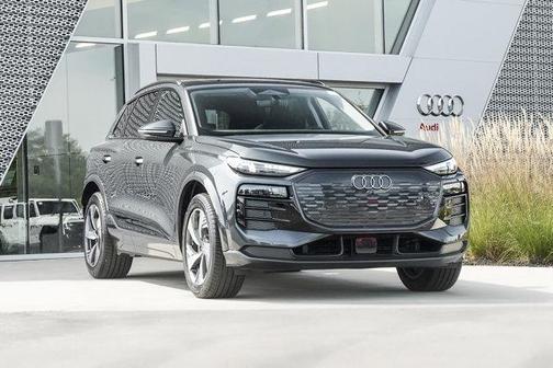 2025 Audi Q6 e-tron Premium Plus quattro