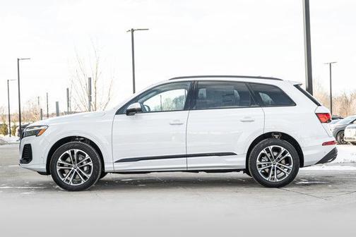 2026 Audi Q7 45 Premium